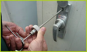 Expert Locksmith Services Los Angeles, CA 310-819-4247 Expert Locksmith Services Los Angeles, CA 310-819-4247 - 15-emergency-locksmiths
